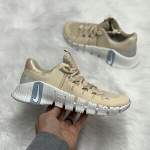 Nike Free Metcon 5 Low Womens Training Shoes Tan DV3950-105 VNDS Sz 8